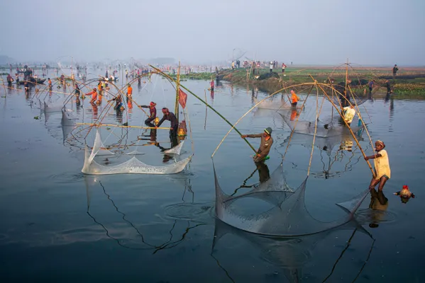 Baut Utsav – The Traditional Fishing Festival of Rural Bangladesh thumbnail