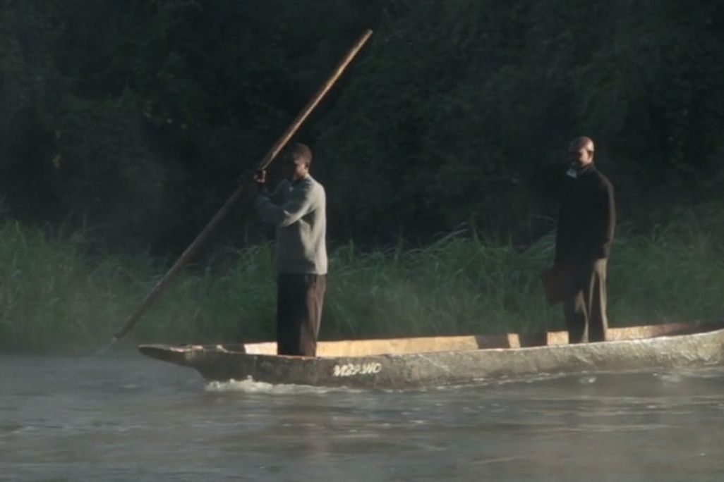 20131028110024canoe.jpg