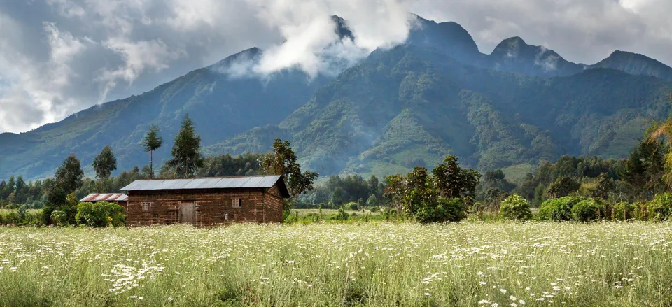  Mount Sabinyo, home to Volcanoes National Park 