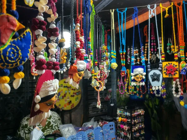 Juxtaposition thumbnail