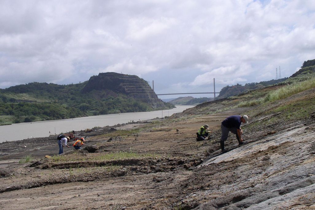 panama-canal-excavations.jpg
