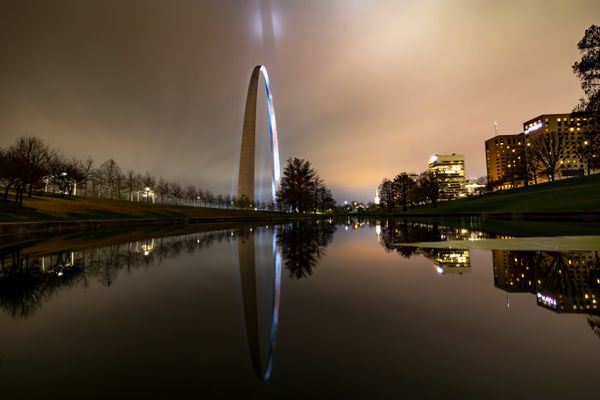 Gateway Arch on a Cloudy Evening 01 thumbnail