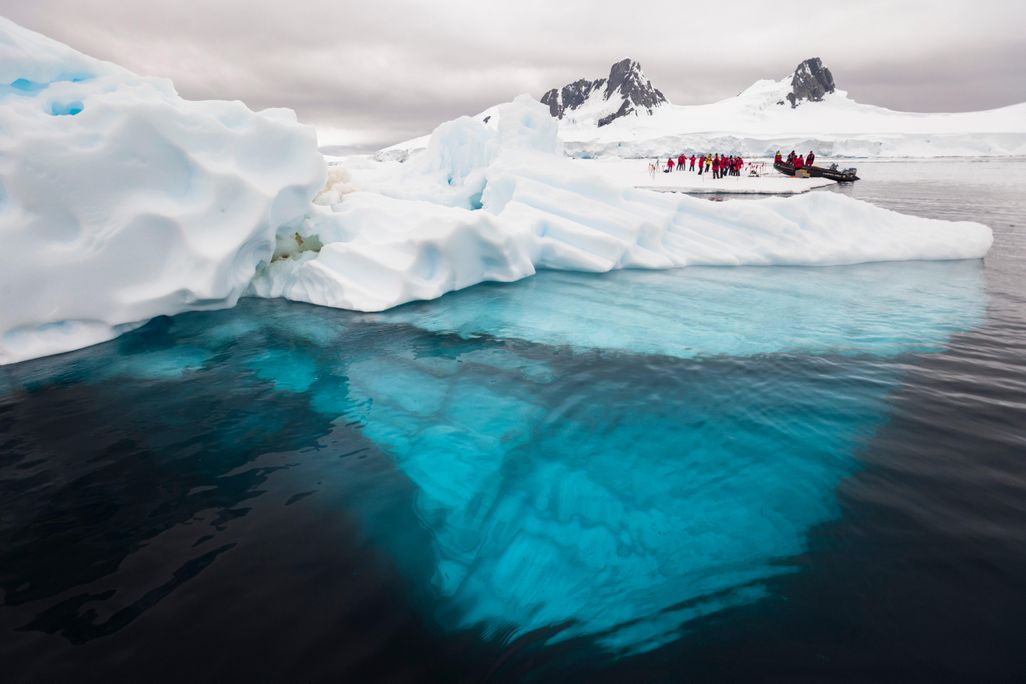 Tourists on Ice