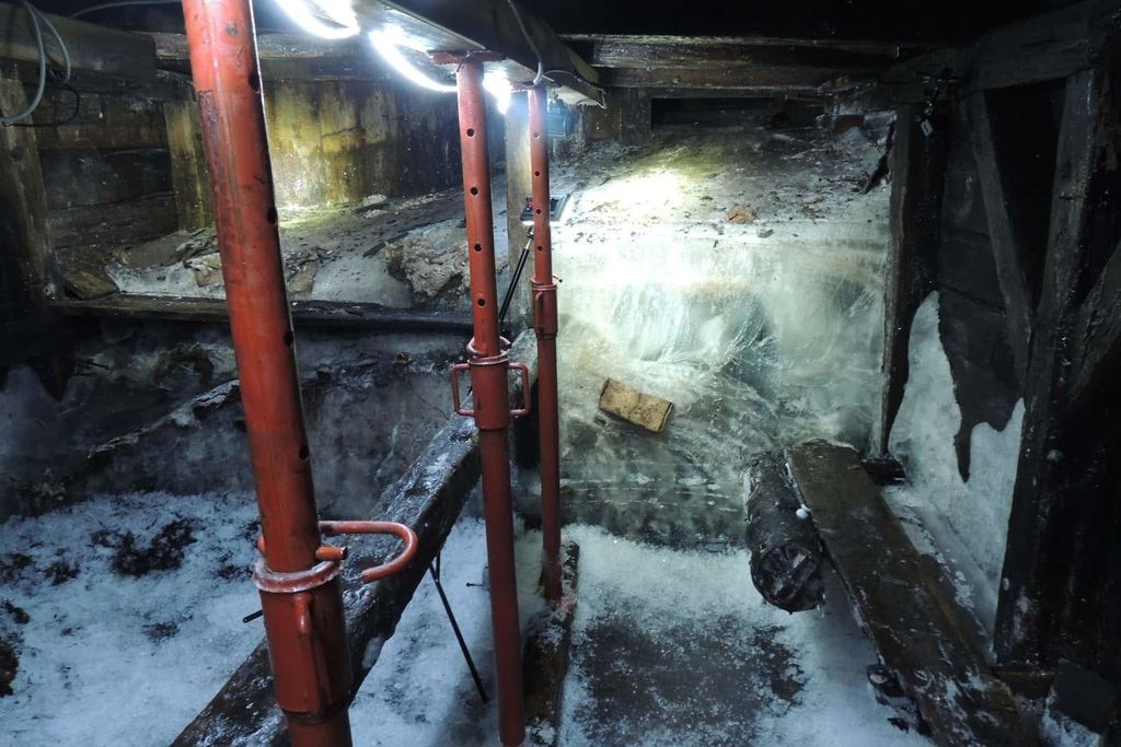 World War I barracks revealed by melting ice