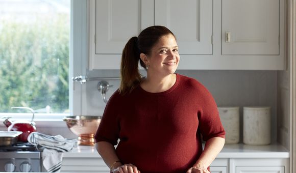 Alex Guarnaschelli talks about cooking with family connections in a live Smithsonian Associates program streaming Dec. 8 (Johnny Miller).