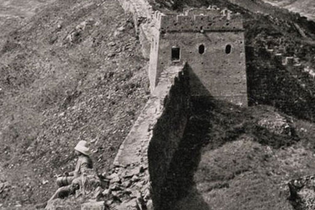 William Edgar Geil on the Great Wall at Luowenyu