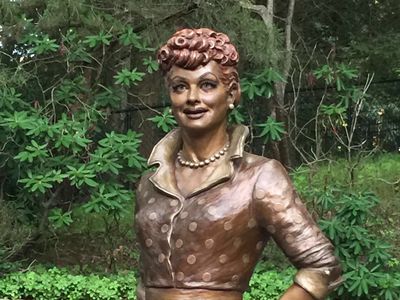 The new statue of Lucille Ball