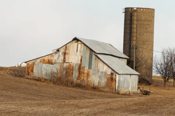 Metal Outbuilding, Eastern Iowa thumbnail
