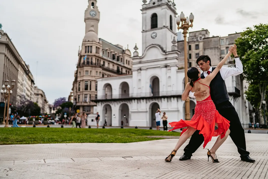 Dancing the tango at Plaza de Mayo, Buenos Aires