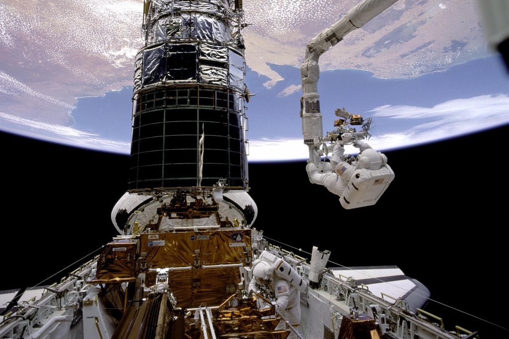 Hubble servicing mission
