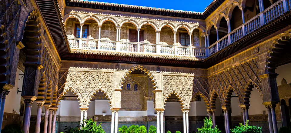  A courtyard in the Alcazar, or Royal Palace, in Seville 