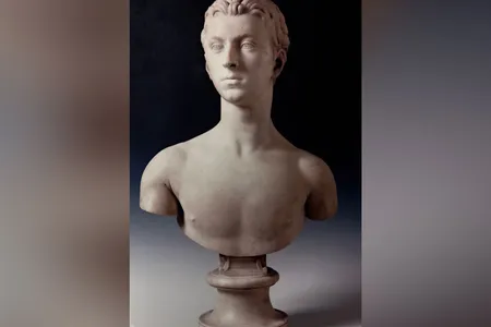 The bust depicts John Gordon, an 18th-century local landowner thought to be the founder of the town of Invergordon.