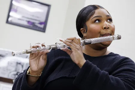 Lizzo plays President James Madison&rsquo;s flute at the Library of Congress