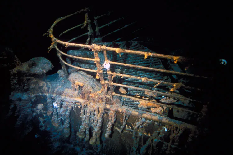 Go inside a submarine used to explore the Titanic wreck
