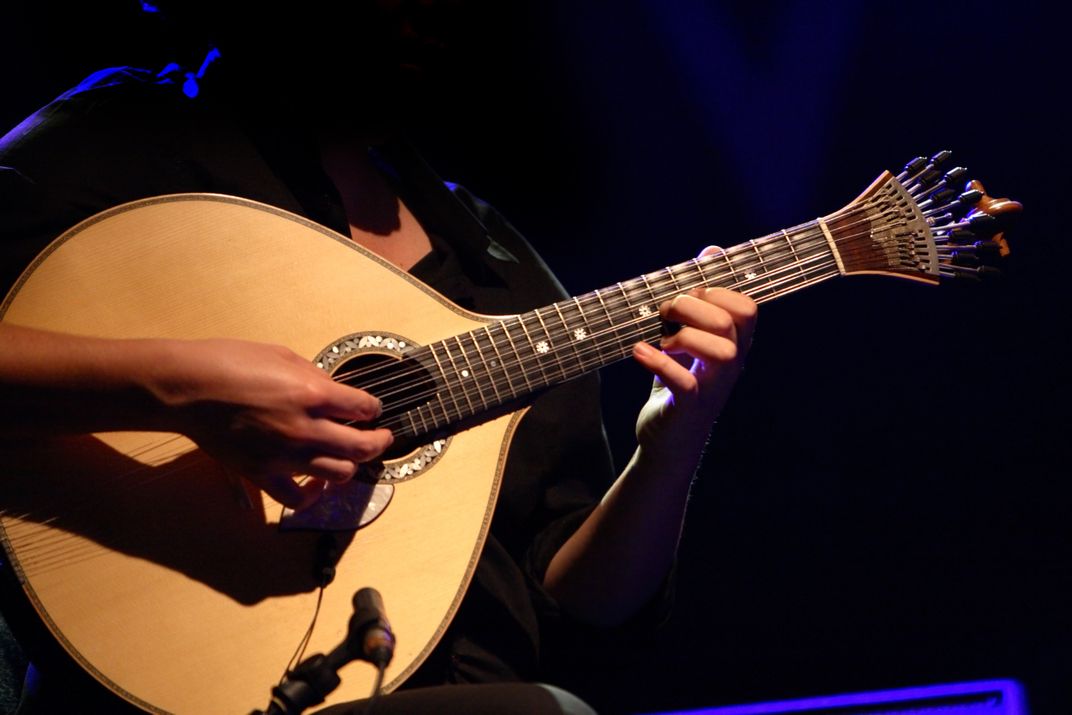 Traditional guitar accompaniment for <i>fado</i> music