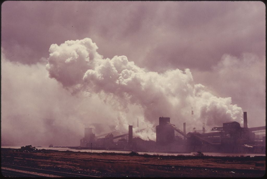 factory smoke air pollution
