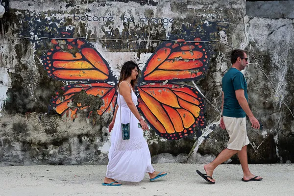 Be a butterfly on the road thumbnail