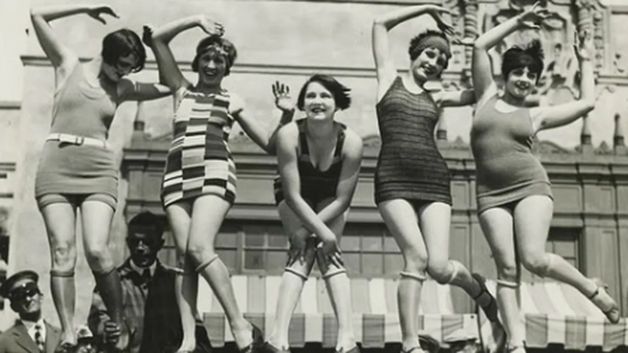 Stocking Series, Part 4: The Rebellious Roll Garters