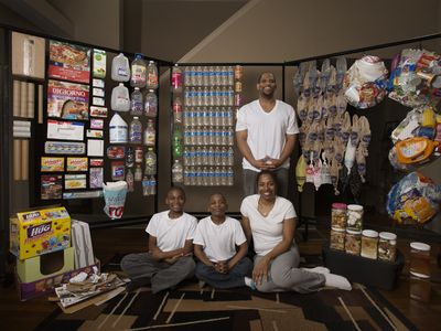 Jacqueline and Kenneth Griffin Jr. live in Atlanta, Georgia, with their two kids, Kenneth “Tre” Griffin III, 9, and Antonio, 7. Over the course of a week, they produced 41.1 pounds of household waste—31 pounds of landfill garbage and 10.1 pounds of recyclables. 