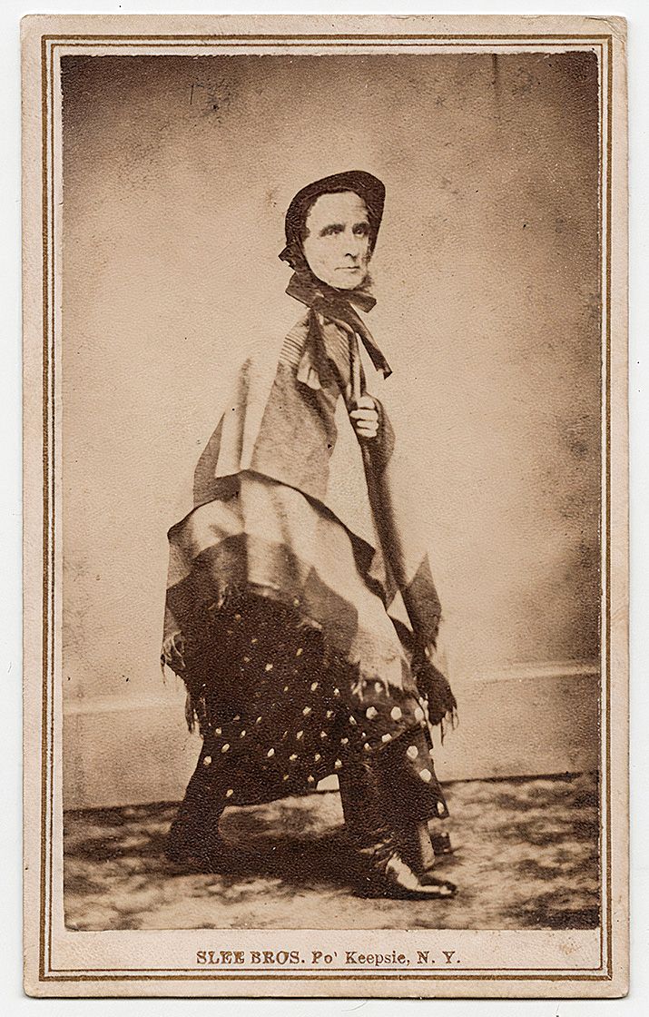 A fake photo of Jefferson Davis wearing women's clothing