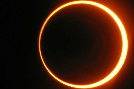 The October 3, 2005 annular eclipse, as seen from Spain