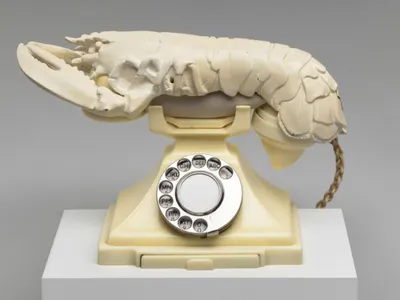 Visitors at the Dal&iacute; Museum&nbsp;can pick up a recreation of the artist&#39;s&nbsp;Lobster Telephone (1938) and ask the A.I. replica a question.