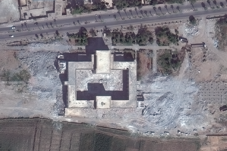 Shrine to Uwais al-Qurani and Ammar Bin Yasser. After: October 6, 2014.

All three tombs on the outside of the shrine, their minarets and a section of the linking arcaded pricinct have been destroyed.  