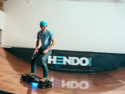 MAY2015_M01_Hoverboard.jpg