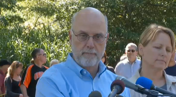 National Zoo Director Dennis Kelly informed crowds of the cub’s death.