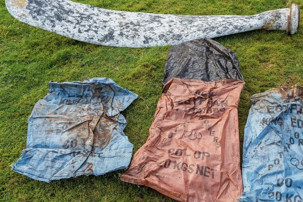 Propeller Blade and Sacks