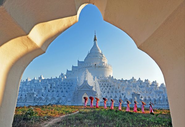 This photo shows the sunset at Mya Thein Tan Pagoda in Sagaing.