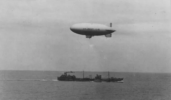 US Navy blimp L-8 in flight to drop off supplies to the Doolittle Raiders off the coast of California. (U.S. National Archives and Records Administration)