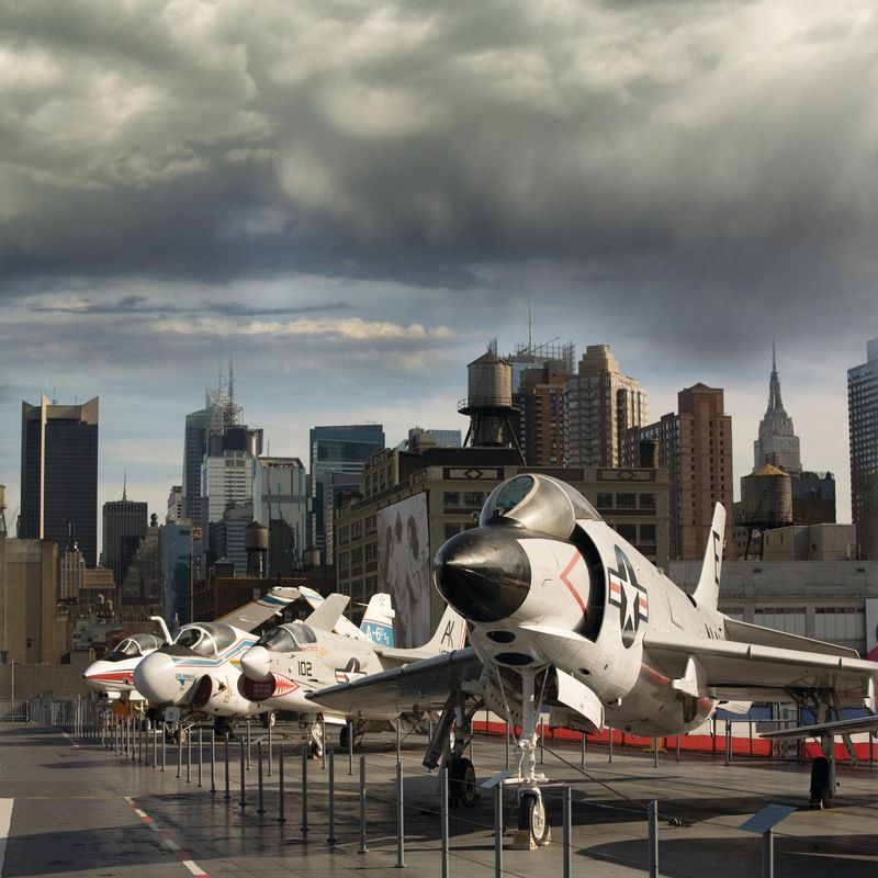 Intrepid Museum Logo