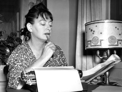 Dorothy Parker at a typewriter in 1941