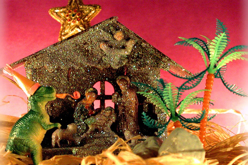 20110520083200dinosaur-nativity.jpg