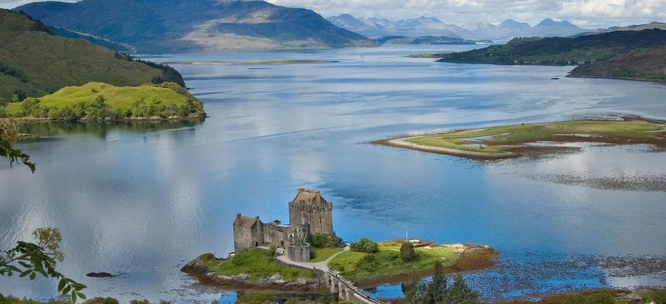  Eilean Donan Castle, located at Kyle of Lochalsh, near Scotland's Isle of Skye 