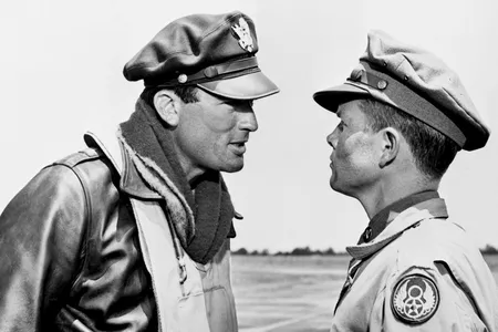 In the film, Gregory Peck dresses down Robert Arthur.