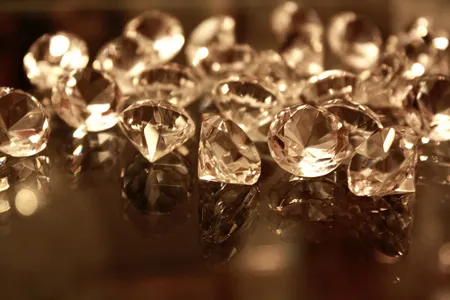 The stolen diamond looked nothing like these
