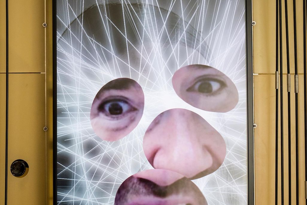 Expression mirror with eyes, nose and mouth