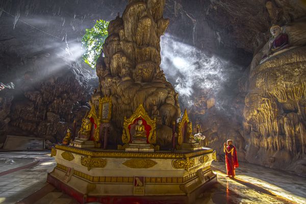 Novice Praying and Light in the cave thumbnail