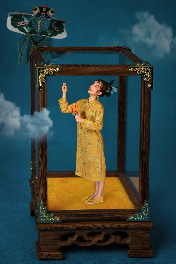 Kite flying in the cage thumbnail