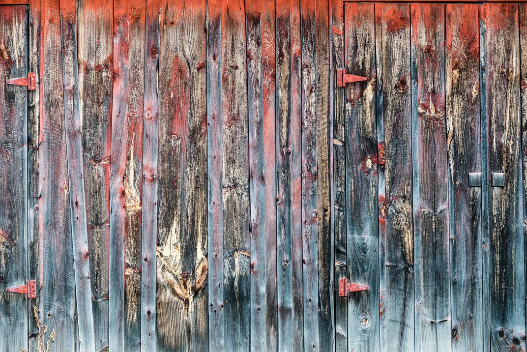 Faded red barn in Bondville, VT. | Smithsonian Photo Contest