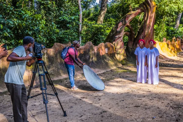 Behind the scene thumbnail