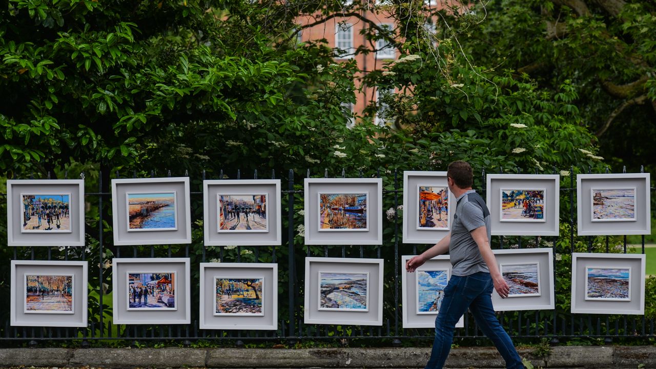 Irish Government Makes Basic Income for the Arts Scheme Permanent After Successful Pilot