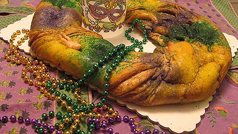 The King Cake Tradition, Explained - Eater