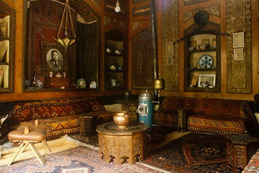 sitting area of Beit Mourad Farhi