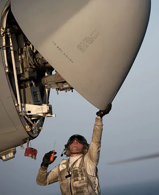dod_aircraft_maintenance1.jpg