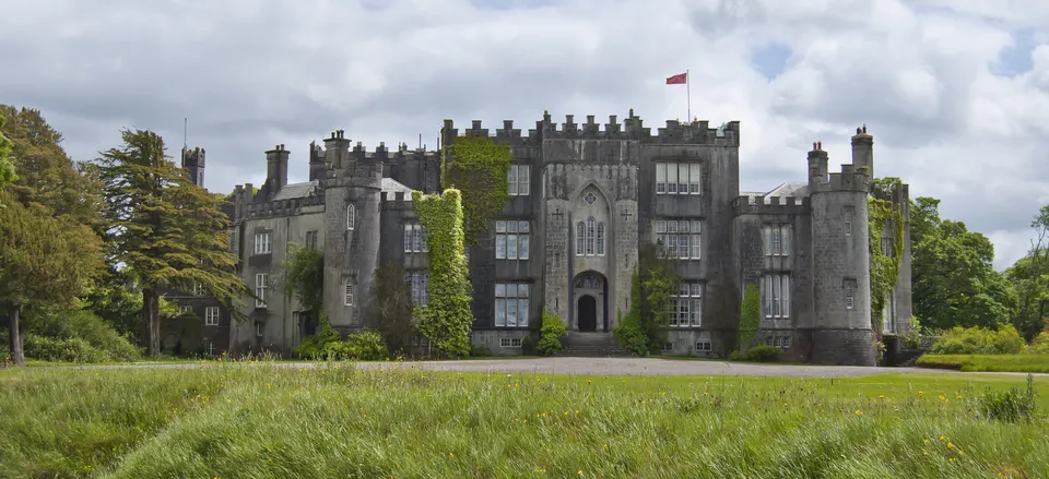  Birr Castle in western Ireland 