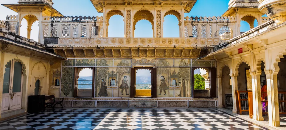  Courtyard of the City Palace, Udaipur 