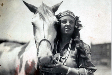 Lillian as Princess Wenona, with beloved horse “Rabbit.” This was probably taken around 1915, while she was contracted with the Miller Brothers 101 Ranch Wild West.